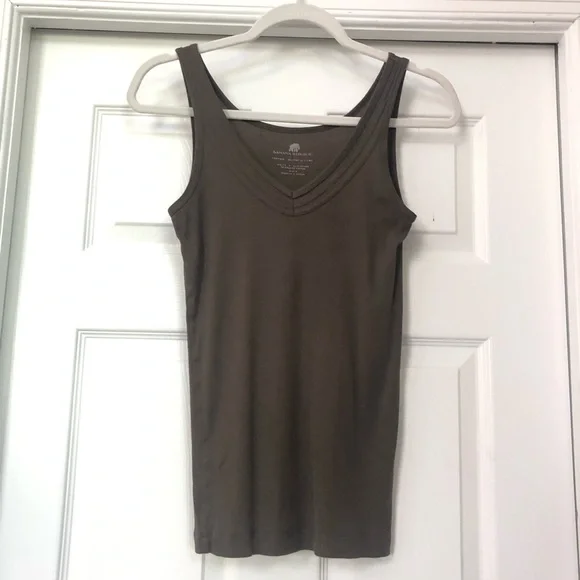 Banana Republic Rib V-Neck Soft Tank Top Cami - Picture 9 of 16